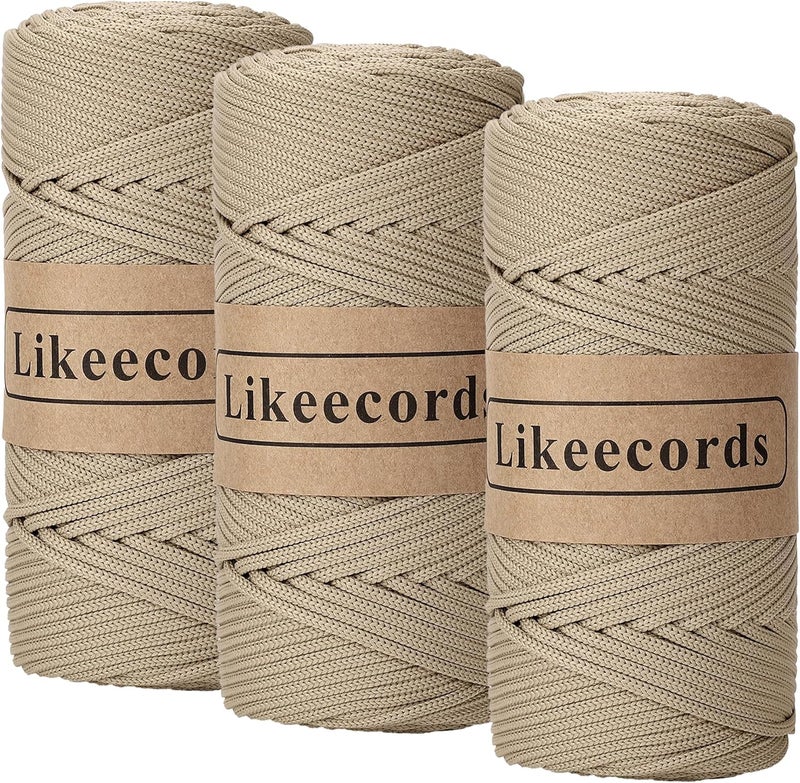 Likeecords 3 خيوط من حبل ماكرامي مضفر بوليستر 4 مم 140 ياردة / 426 قدم، خيط مرن للحياكة، حبل لحقائب الحرف اليدوية، حوامل النباتات، الحقائب، وزينة المنزل (كاكي) - Image 1